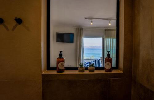 La Mer Bleue Boutique Suite - Photo 8