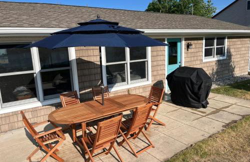 Modern SW Michigan Lakefront Home with Fireplace - Foto 61