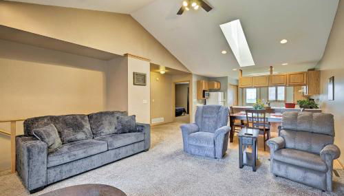Elwood Townhome with Patio - 7 Mi to Johnson Lake - Foto 5
