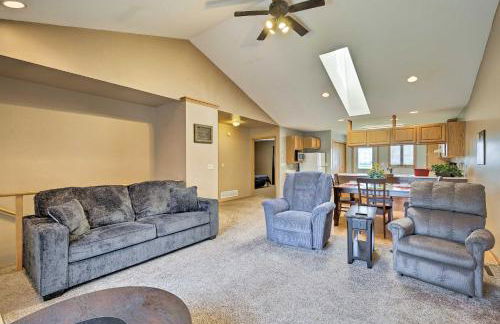 Elwood Townhome with Patio - 7 Mi to Johnson Lake - Foto 5