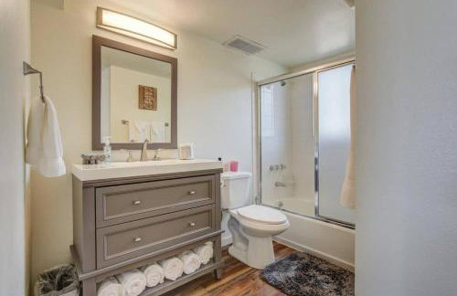 Spacious 4BD Dog-friendly Home near USAF Academy - Foto 68