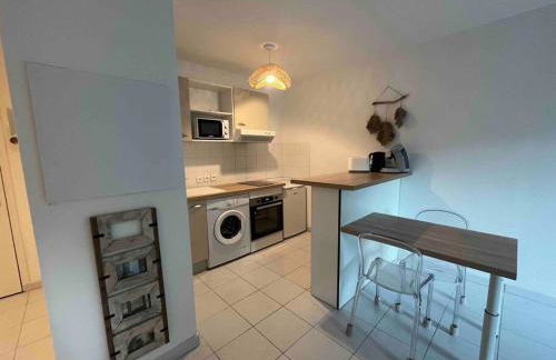 Appartement cosy, calme, lumineux, balcon, parking - Foto 12