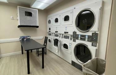 Luxury Warehouse District Condo - Foto 38