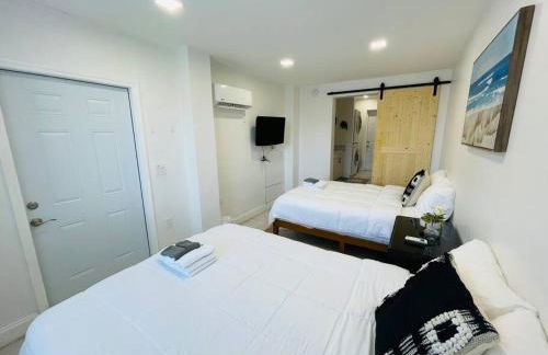 Coral Gables Home with POOL Near Airport. King beds - Foto 11