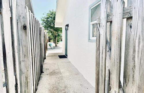 Sea Salt Vacation Home, Private Pool - Walk to Beach - Foto 36