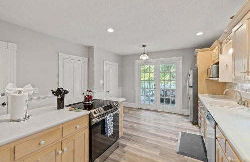 Prime West Hartford Center Location- Historic Gem - Foto 26