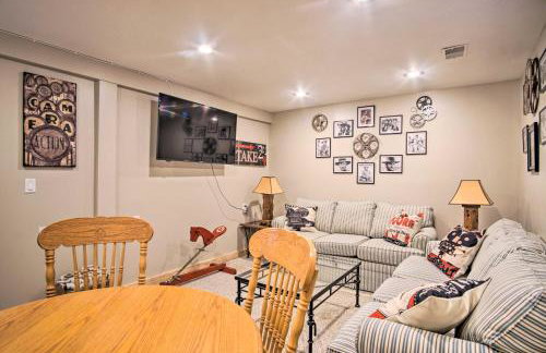 Rustic Rothbury Cabin with Resort Amenity Access! - Foto 10