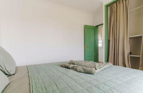 Green Breeze Escape by Lisbeyond - Photo 41