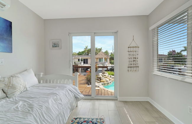 Waterfront Villa Private Pool! - Foto 54