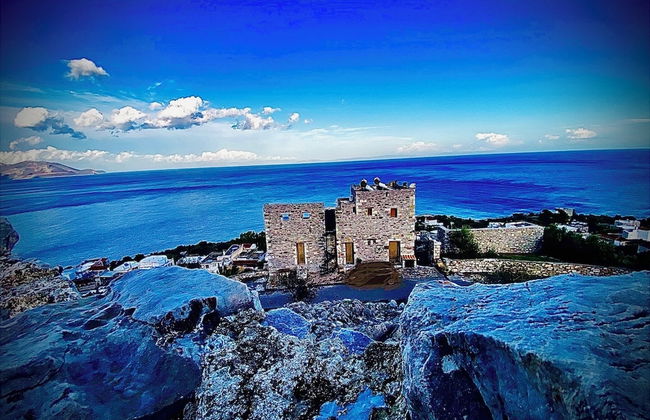 Castlerizaraki - Photo 1