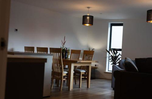 Cozy City Stay 2BR with Sofa Bed - Photo 2