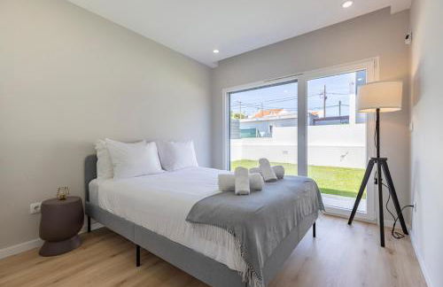 Poolside oasis by Caparica beach - Foto 26