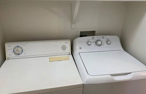 Extended Stay 3 or 4 Beds Cozy Smart Home Living - Photo 9