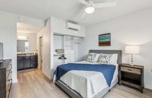 Luxury Pool Home, Mins To Hospitals, Gym - Foto 3