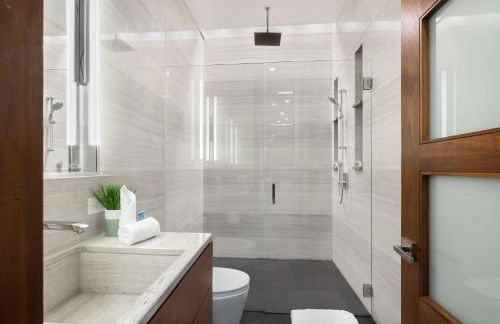 Ultra Luxury 5BR Beverly Hills Estate with Private Pool Spa and Canyon Views - Foto 22