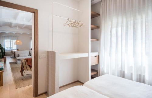 Mediterranean Retreat with 4-Bedroom, 3-Bath Apartment in Barcelona - Foto 24