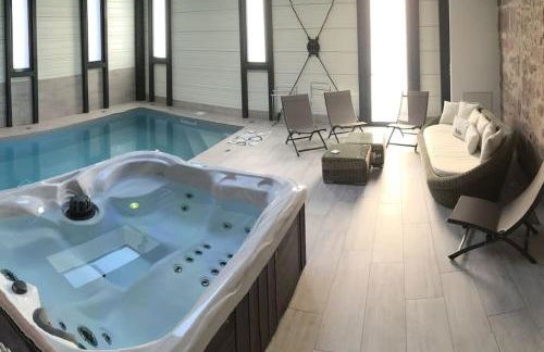 Gîte La Tour des Remparts Pool & Jacuzzi - Foto 40