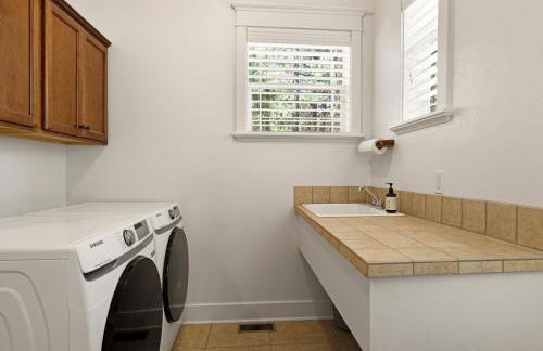 Ponderosa Escape Stunning Location Incredible Game Room Urban Trail System AC EV-charger - Photo 30