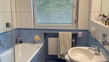 wohnliches , behagliches Zimmer mit Balkon und wifi - Foto 3