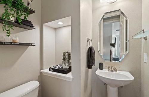 3 BD Townhome w Rooftop Terrace w Free Parking - Foto 25