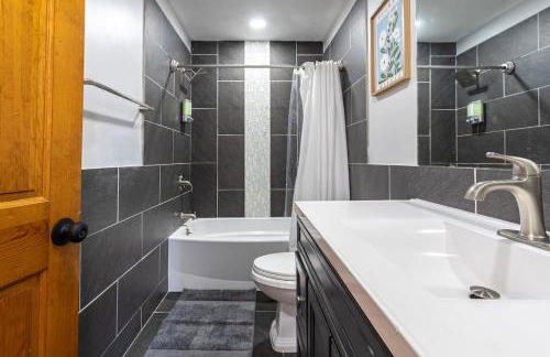 Beautiful Modern Lodge! Game Room - Foto 9