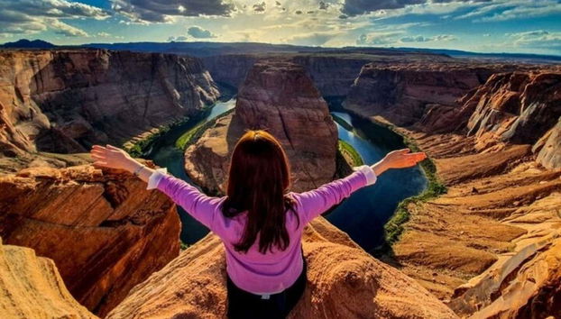 Contemplando l'Horseshoe Bend