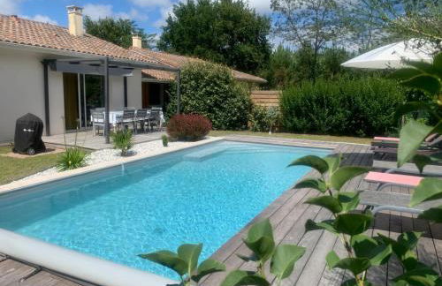 Villa Le Faré 10 min des plages - Climatisée - 8 Pers - Piscine Chauffée du 1er mai au 30 sept - - Foto 2