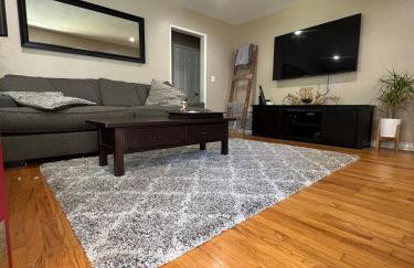 Lakewood beautiful 2 bedrooms with huge backyard - Photo 1