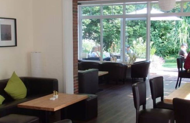 Ambiance Modern Retreat - Photo 18