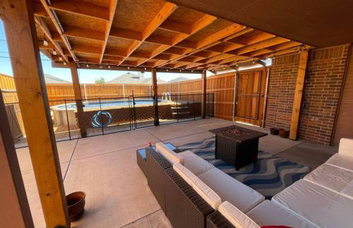 McKinley House Prime - Pool, Patio and Garage - Photo 31