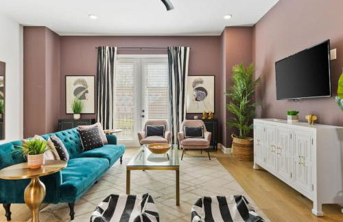 Upscale Townhome 3 miles to Downtown with 2 Car Garage - Foto 1