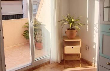 Sunny Penthouse with Large Terrace - Walk to Beach PMT25 - Photo 11