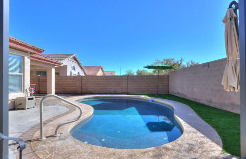 Private Mini Serene Oasis with Pool - Photo 2