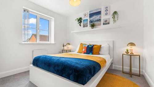 Spacious 3-Bed Home, Parking, Garden, Sleeps 7 - Foto 4