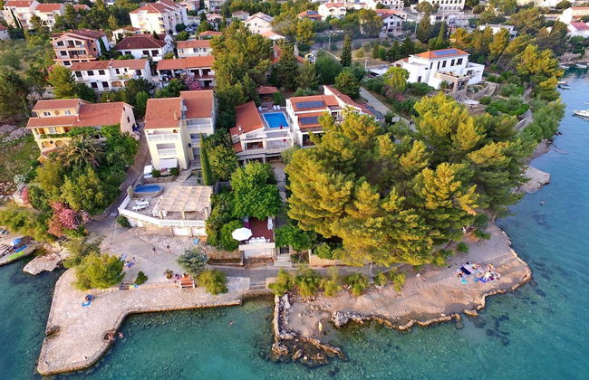 Fantastic Holiday Home With Amazing Garden, Private Pool, Directly on the Beach - Foto 33