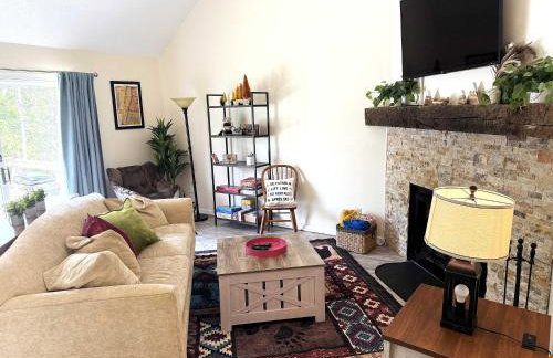 2 BR JIMINY PEAK w Mountain Views SLEEPS 7 Gorgeous - Foto 1