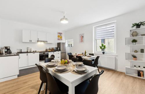 Modern-Netflix-Messe-Veltins Arena-Free Parking - Foto 1