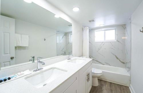 Coastal Escape Walk to Beach Pool and Gym - Photo 13