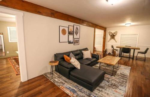 Modern & Cozy Getaway House near Conway lake - Pet Friendly - Foto 7