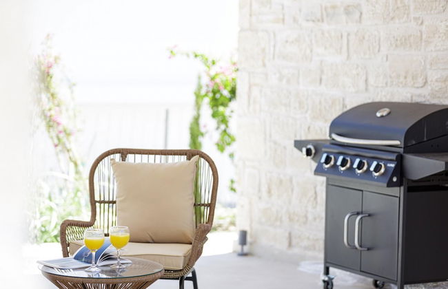 Mandana Villa - With Private Pool Jacuzzi - Photo 4