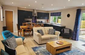 Cosy wee cottage -modern, open plan, parking, EV - Foto 18
