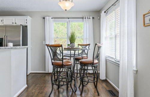 Fully Fenced & Stylish 3BR Near LakePoint Sports - Foto 5