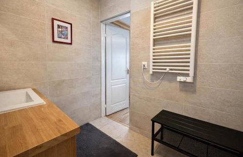 Klimatyczny dom z widokiem na Babią - kominek i ogrodzenie - Foto 21