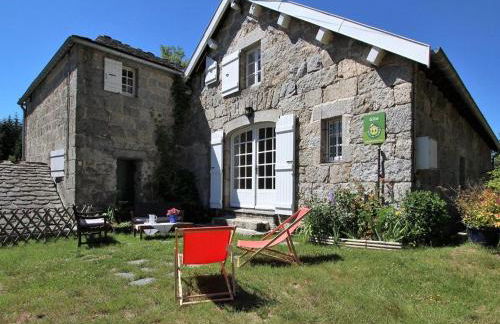 Gîte Nature au Chambon-sur-Lignon: Terrasse, Wifi, Proche Activités et Commerces - FR-1-582-137 - Foto 1