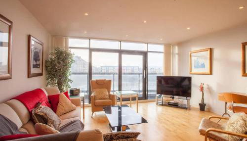 Apartment with river view next to hydro - Photo 2