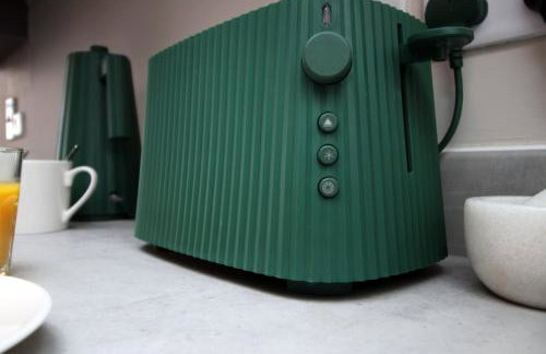 Elegant 2BR w/ Pool Table in Prime Location - Foto 22