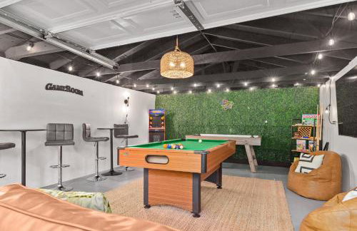 Game Room and Huge Yard with Fire Pit Yard Games and BBQ Near UE and Downtown - Foto 46