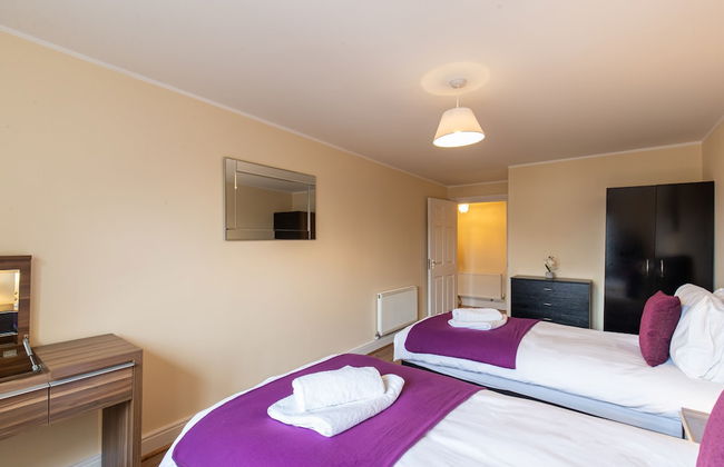 2-bedroom Penthouse, Clockhouse, Hoddesdon - Photo 13