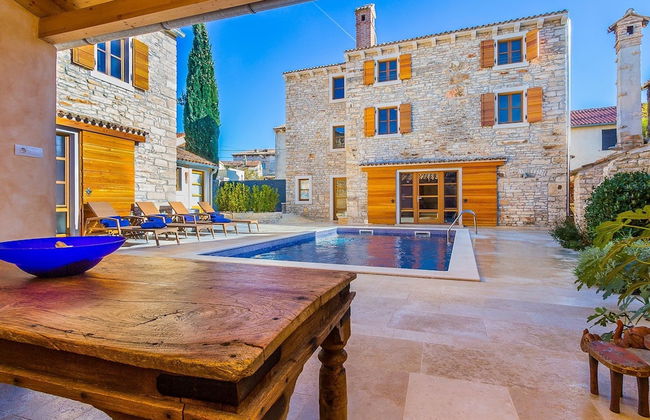 Beautiful Villa Consisting of two Houses With Private Pool, Near Pula and Beach - Foto 36