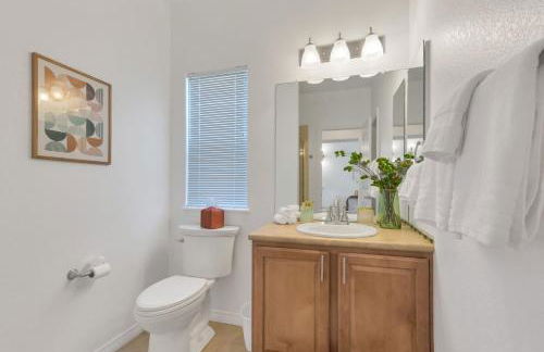 Centrally Located 5BD - Games, BBQ & Firepit Patio - Foto 43